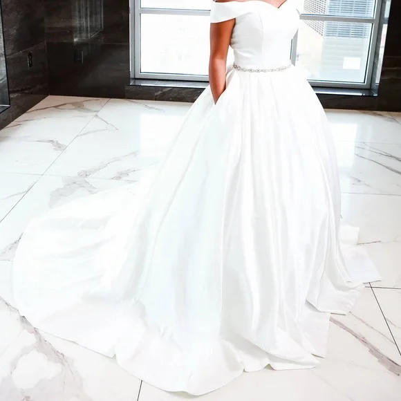 Sweetheart Sleeveless Wedding Dress with Crystal Belt and pockets-ivory - Picture 1 of 5